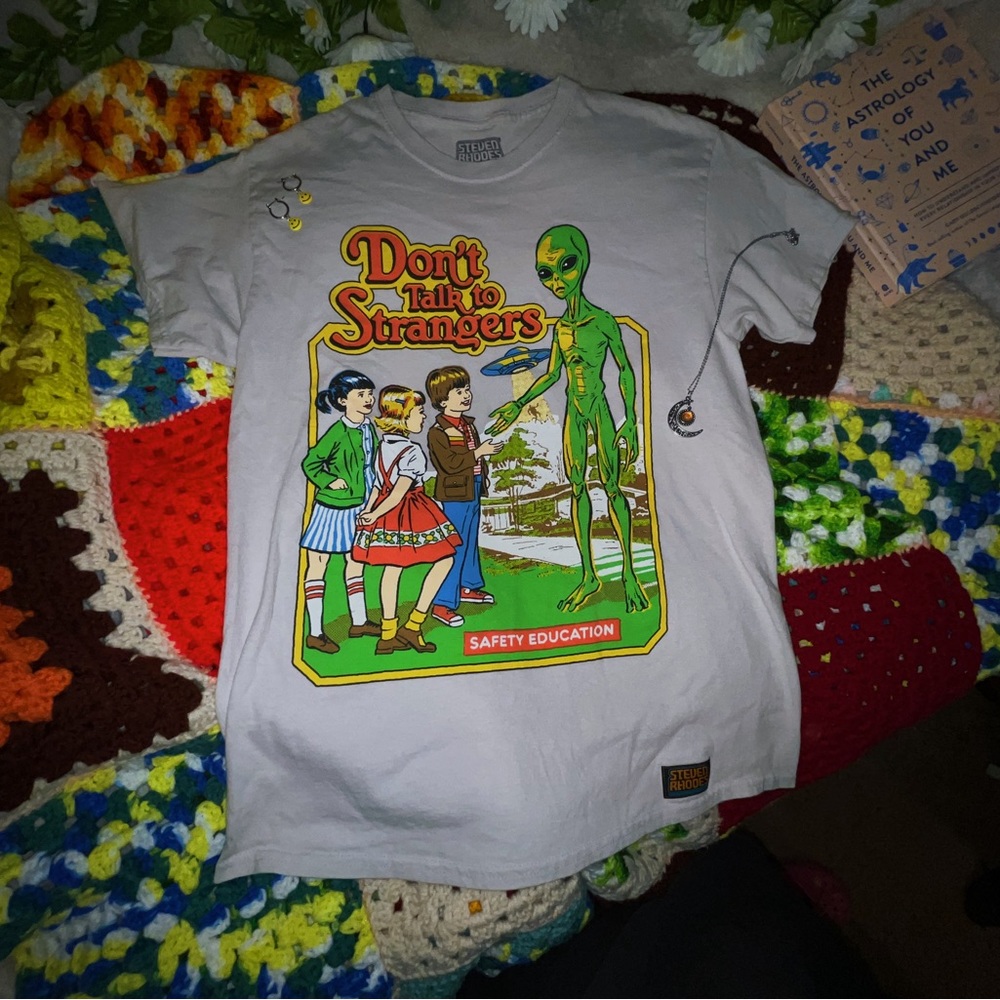 “Safety education” Stephan Rhodes shirt 🛸 size: medium